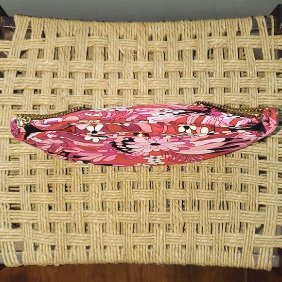 Bindya Made in New York Retro Floral Shoulder Bag - Picture 4 of 14